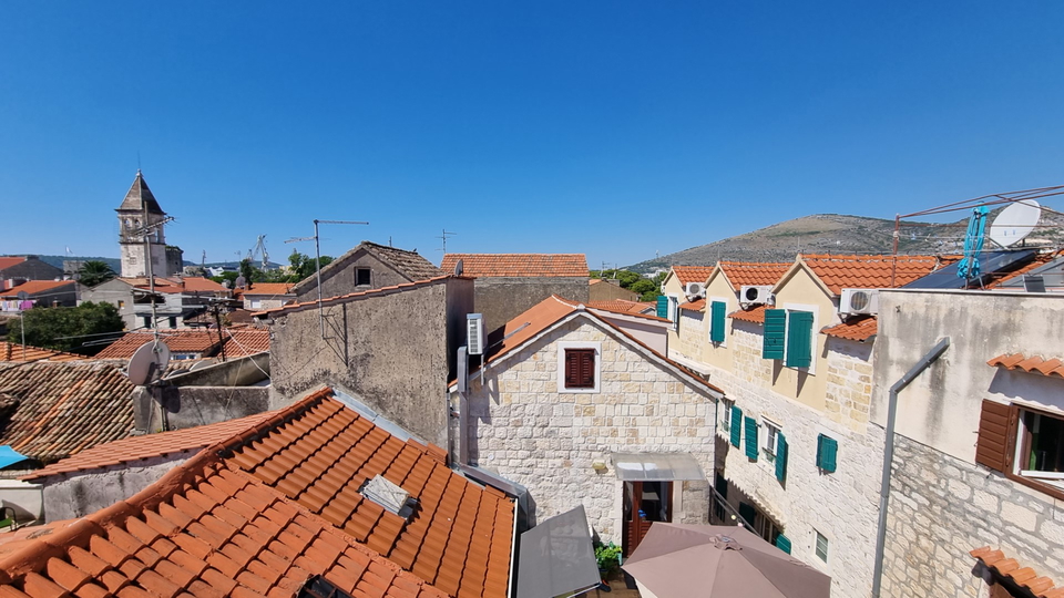 Luxuri&ouml;s renoviertes Steinhaus mit Terrasse &ndash; Trogir&excl;