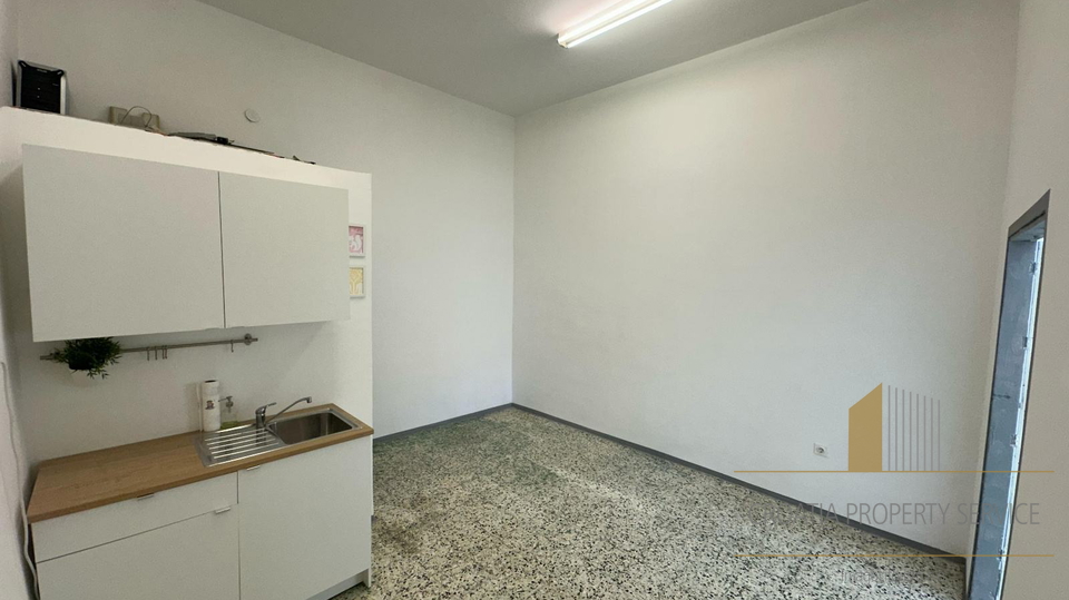Commercial Property, 40 m2, For Rent, Split