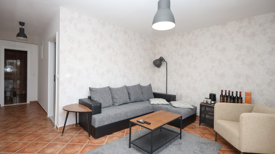 &Ocy;&chcy;&acy;&rcy;&ocy;&vcy;&acy;&tcy;&iecy;&lcy;&softcy;&ncy;&acy;&yacy; &kcy;&acy;&mcy;&iecy;&ncy;&ncy;&acy;&yacy; &vcy;&icy;&lcy;&lcy;&acy; &scy; &bcy;&acy;&scy;&scy;&iecy;&jcy;&ncy;&ocy;&mcy; &vcy; &ocy;&kcy;&rcy;&iecy;&scy;&tcy;&ncy;&ocy;&scy;&tcy;&yacy;&khcy; &Dcy;&ucy;&bcy;&rcy;&ocy;&vcy;&ncy;&icy;&kcy;&acy;&excl;