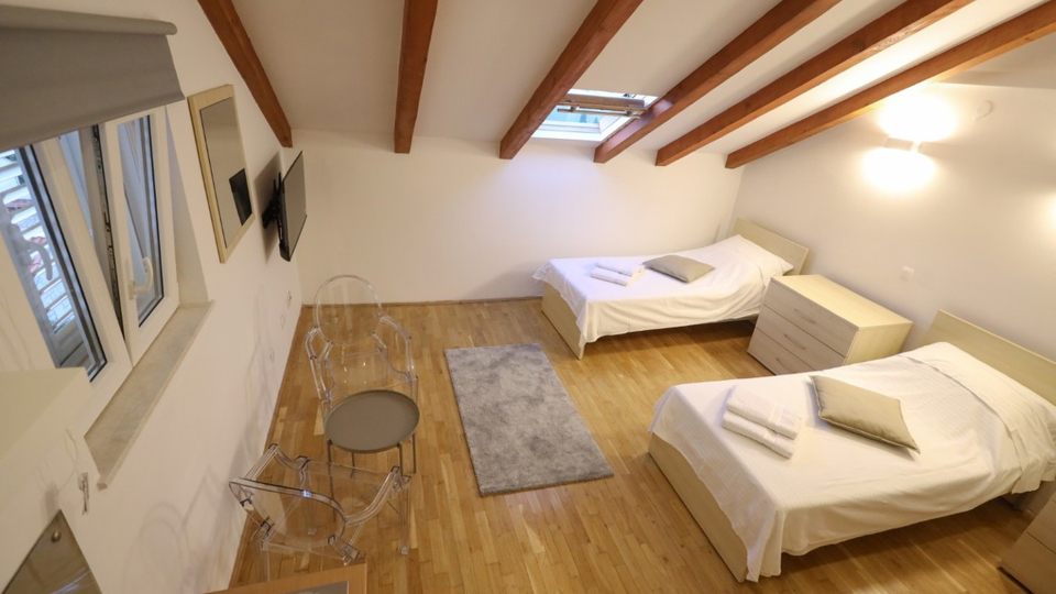 &Ocy;&chcy;&acy;&rcy;&ocy;&vcy;&acy;&tcy;&iecy;&lcy;&softcy;&ncy;&acy;&yacy; &kcy;&acy;&mcy;&iecy;&ncy;&ncy;&acy;&yacy; &vcy;&icy;&lcy;&lcy;&acy; &scy; &bcy;&acy;&scy;&scy;&iecy;&jcy;&ncy;&ocy;&mcy; &vcy; &ocy;&kcy;&rcy;&iecy;&scy;&tcy;&ncy;&ocy;&scy;&tcy;&yacy;&khcy; &Dcy;&ucy;&bcy;&rcy;&ocy;&vcy;&ncy;&icy;&kcy;&acy;&excl;