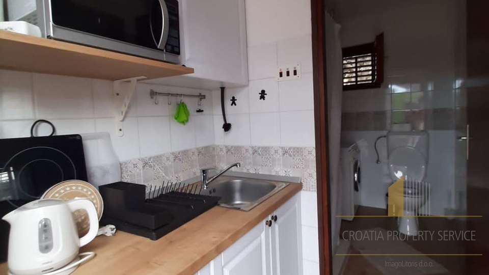 Апартманска кућа први ред до мора – Рањањ!