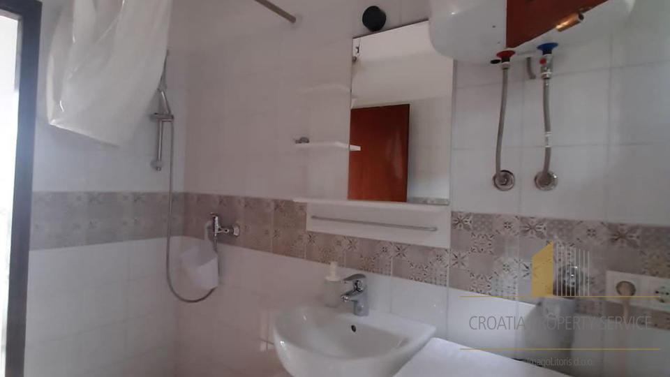 Апартманска кућа први ред до мора – Рањањ!