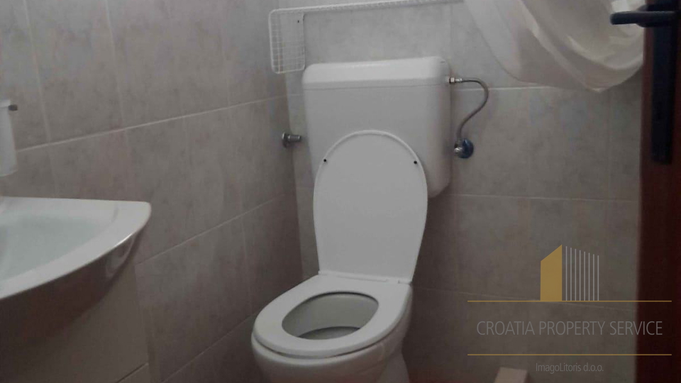 Апартманска кућа први ред до мора – Рањањ!