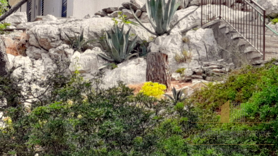 Апартманска кућа први ред до мора – Рањањ!