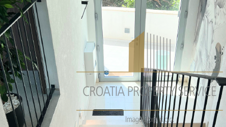 Nova luksuzna vila 20 m  od mora na otoku Korčuli!