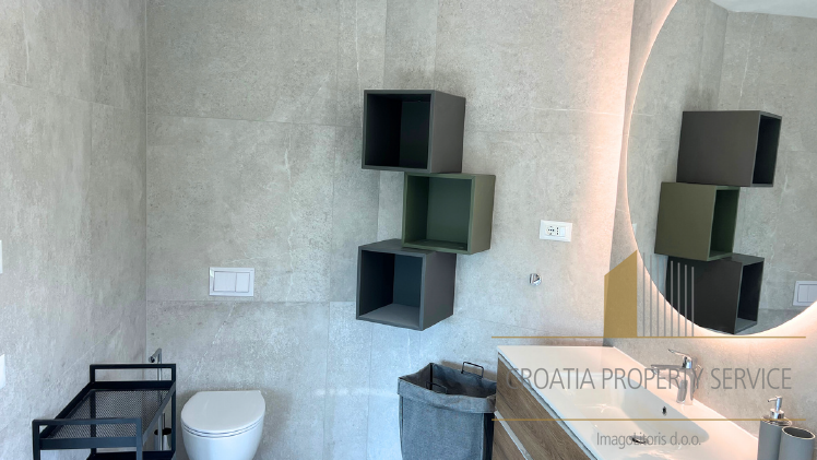 Nova luksuzna vila 20 m  od mora na otoku Korčuli!