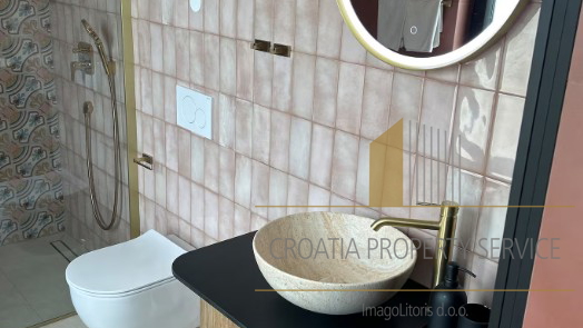 New luxury villa with a pool in the first row by the sea - Šibenik!