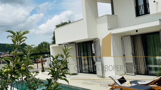 New luxury villa with a pool in the first row by the sea - Šibenik!