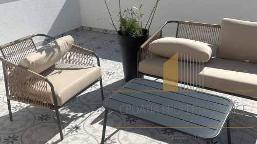 New luxury villa with a pool in the first row by the sea - Šibenik!