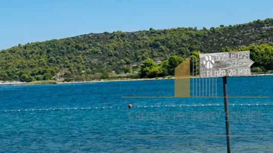 New luxury villa with a pool in the first row by the sea - Šibenik!