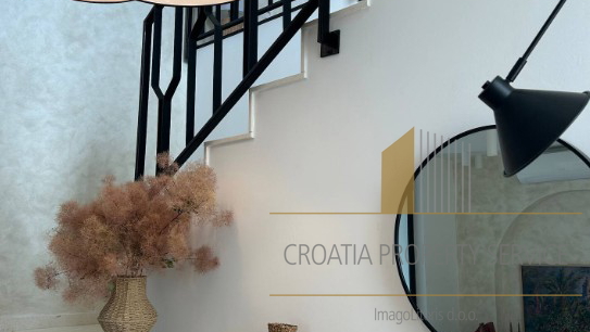New luxury villa with a pool in the first row by the sea - Šibenik!