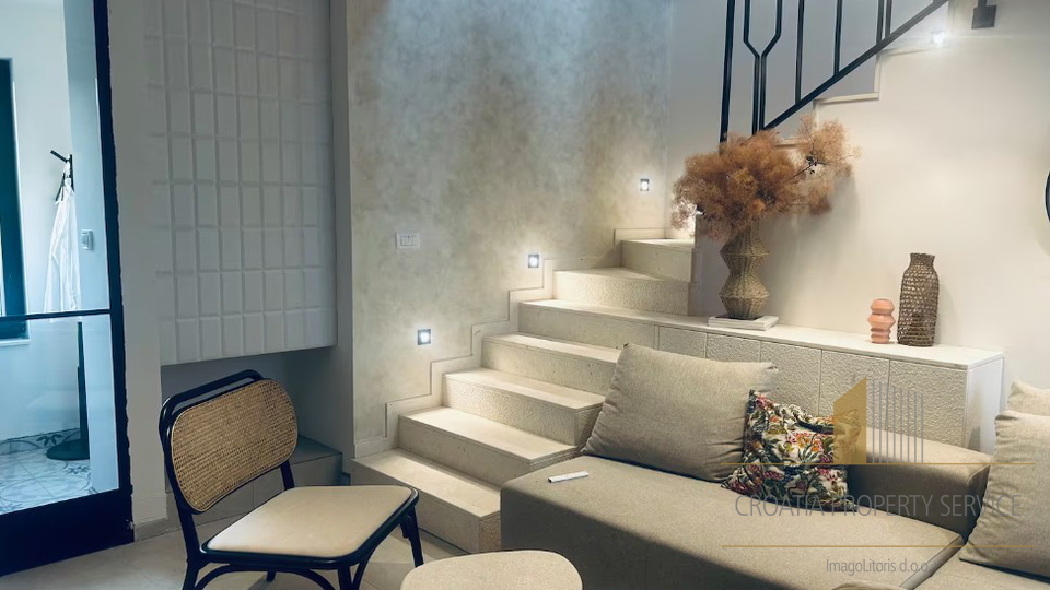 New luxury villa with a pool in the first row by the sea - Šibenik!