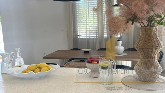 New luxury villa with a pool in the first row by the sea - Šibenik!