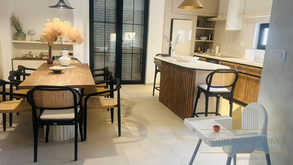 New luxury villa with a pool in the first row by the sea - Šibenik!
