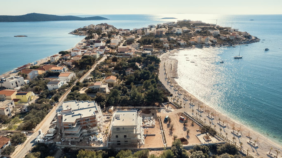 Luxuri&ouml;ses Penthouse mit Dachterrasse &ndash; zweite Reihe am Meer&comma; Umgebung von Trogir&excl;