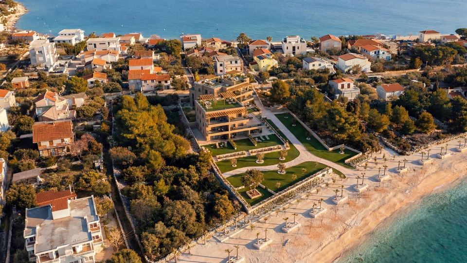 Luxuri&ouml;ses Penthouse mit Dachterrasse &ndash; zweite Reihe am Meer&comma; Umgebung von Trogir&excl;