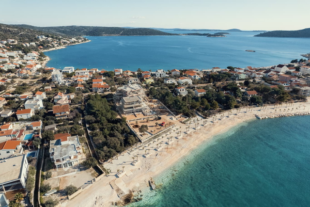 Luxury two-bedroom apartment in a new building, first row by the sea - Sevid!