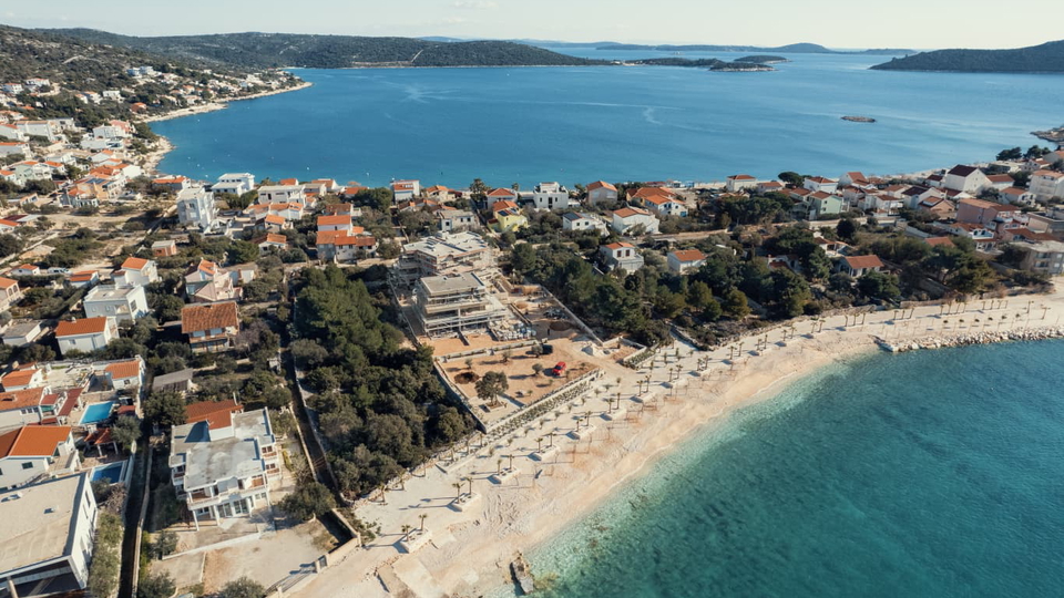 Luxuri&ouml;ses Penthouse mit Dachterrasse &ndash; zweite Reihe am Meer&comma; Umgebung von Trogir&excl;