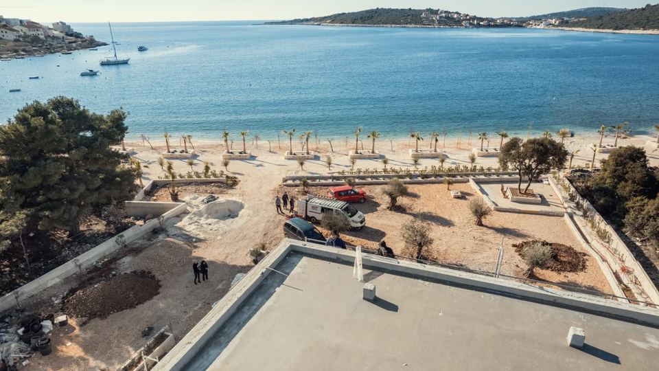 Luxuri&ouml;ses Penthouse mit Dachterrasse &ndash; zweite Reihe am Meer&comma; Umgebung von Trogir&excl;