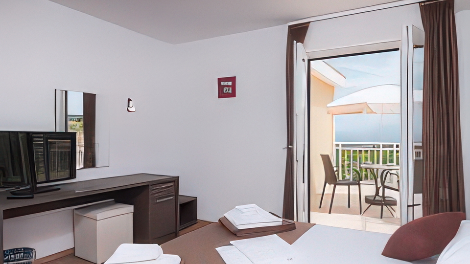 Beautiful villa with a swimming pool in &Scaron;krip&comma; on the island of Bra&ccaron;