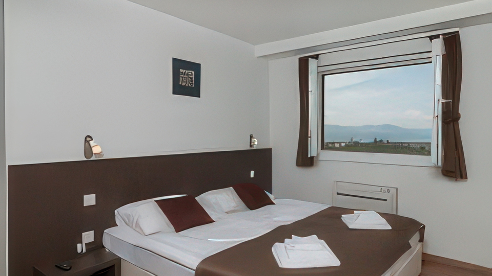 Beautiful villa with a swimming pool in &Scaron;krip&comma; on the island of Bra&ccaron;