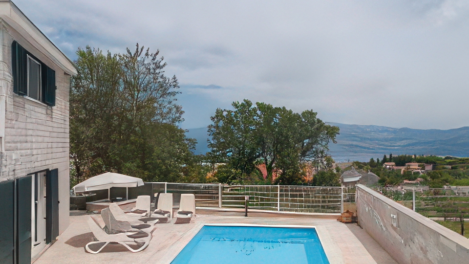 Beautiful villa with a swimming pool in &Scaron;krip&comma; on the island of Bra&ccaron;