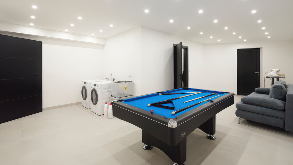 Luksuzna vila z razgledom na morje&comma; 500 m od morja na otoku &Ccaron;iovu&excl;