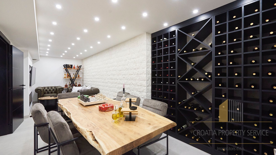Luxury villa with a sea view 500 meters from the sea on the island of Čiovo!