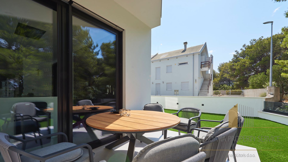 Luxury villa with a sea view 500 meters from the sea on the island of Čiovo!