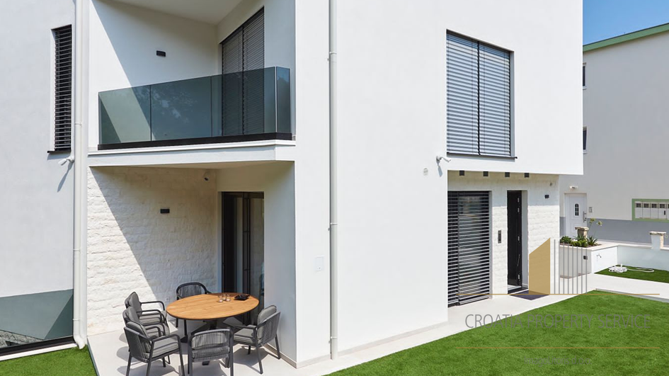 Luxury villa with a sea view 500 meters from the sea on the island of Čiovo!
