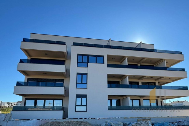 Enosobno stanovanje v sodobni novogradnji 350 m od morja v Povljani na otoku Pag!