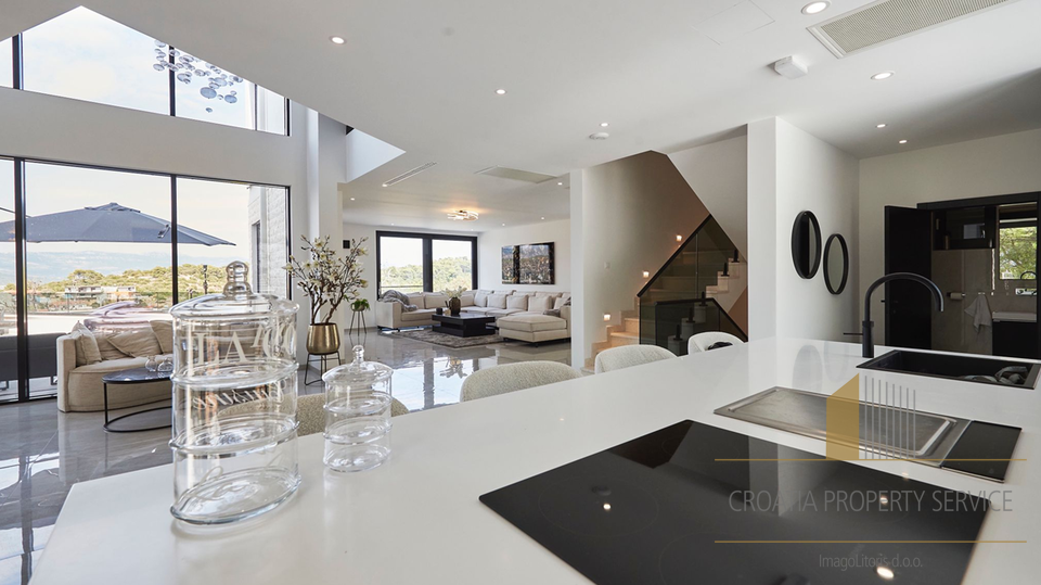 Luxury villa with a sea view 500 meters from the sea on the island of Čiovo!