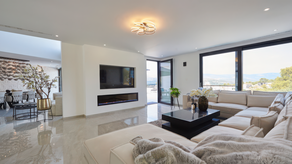 Luksuzna vila z razgledom na morje&comma; 500 m od morja na otoku &Ccaron;iovu&excl;