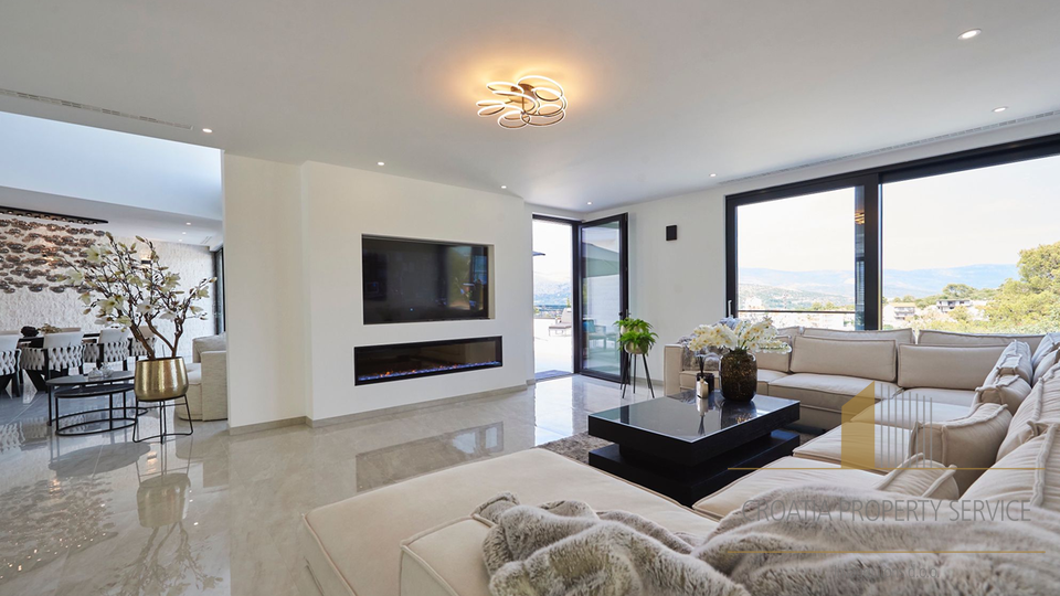 Luxury villa with a sea view 500 meters from the sea on the island of Čiovo!