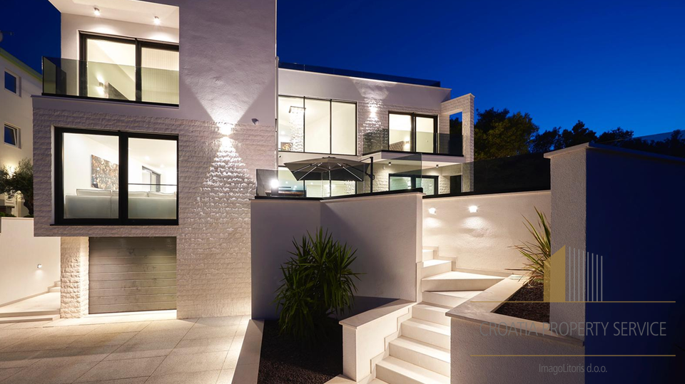 Luxury villa with a sea view 500 meters from the sea on the island of Čiovo!
