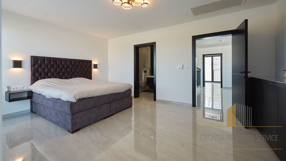 Luxury villa with a sea view 500 meters from the sea on the island of Čiovo!
