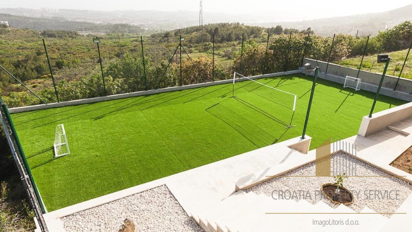 Exklusive Villa in Klis mit Panoramablick auf das Meer und Split&excl;