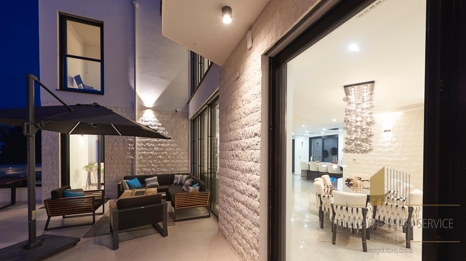 Luxury villa with a sea view 500 meters from the sea on the island of Čiovo!