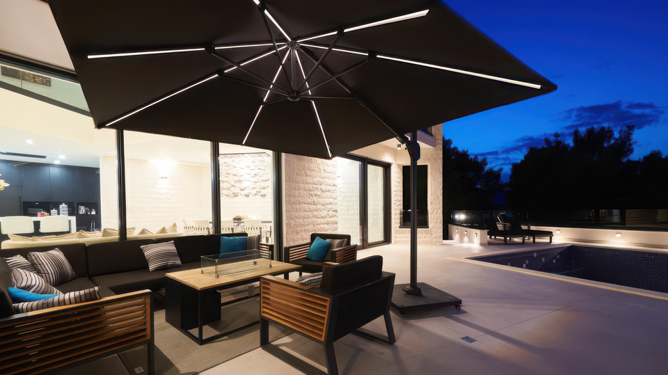 Luksuzna vila z razgledom na morje&comma; 500 m od morja na otoku &Ccaron;iovu&excl;