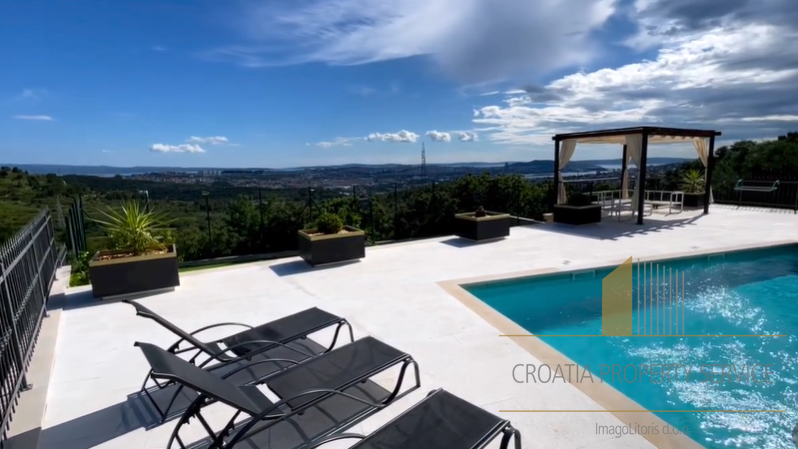 Exklusive Villa in Klis mit Panoramablick auf das Meer und Split&excl;