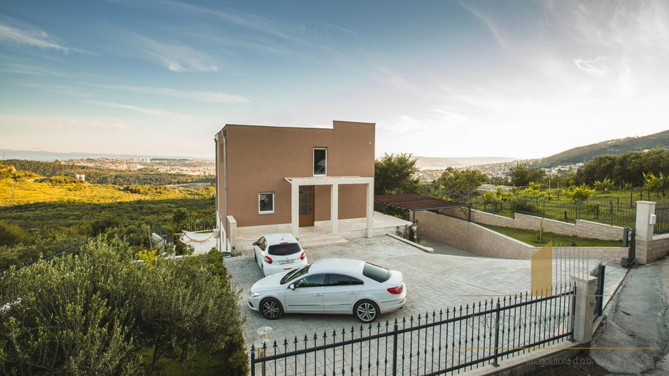 Exklusive Villa in Klis mit Panoramablick auf das Meer und Split&excl;