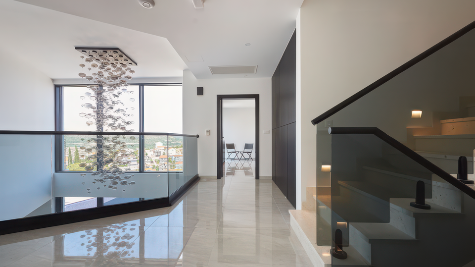 Luksuzna vila z razgledom na morje&comma; 500 m od morja na otoku &Ccaron;iovu&excl;