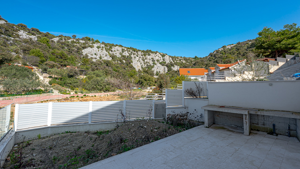 Prodaja &ndash; luksuzna vila v Sevidu&comma; prvi vrsti do morja&excl;