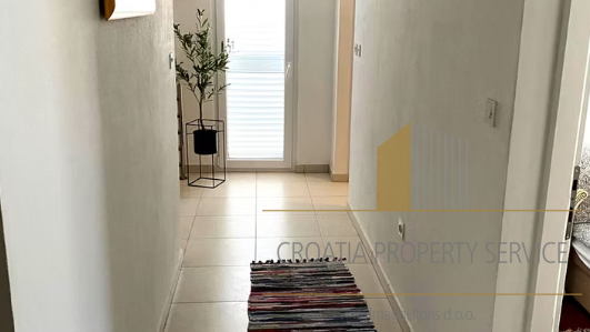 Wunderschönes Einfamilienhaus in erster Meereslinie in der Umgebung von Zadar!