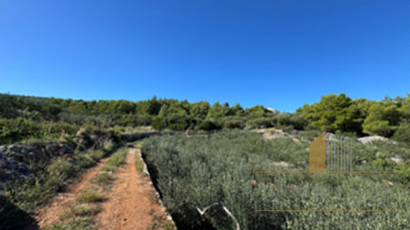 Investment opportunity: 17,280 m² of building land with panoramic sea views – Supetar, Brač!