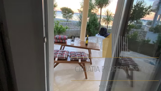 Wunderschönes Einfamilienhaus in erster Meereslinie in der Umgebung von Zadar!