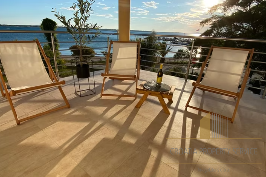 Wunderschönes Einfamilienhaus in erster Meereslinie in der Umgebung von Zadar!