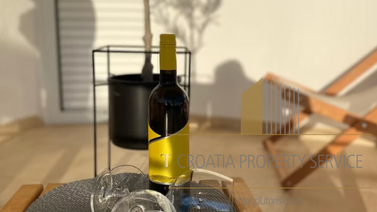 Wunderschönes Einfamilienhaus in erster Meereslinie in der Umgebung von Zadar!