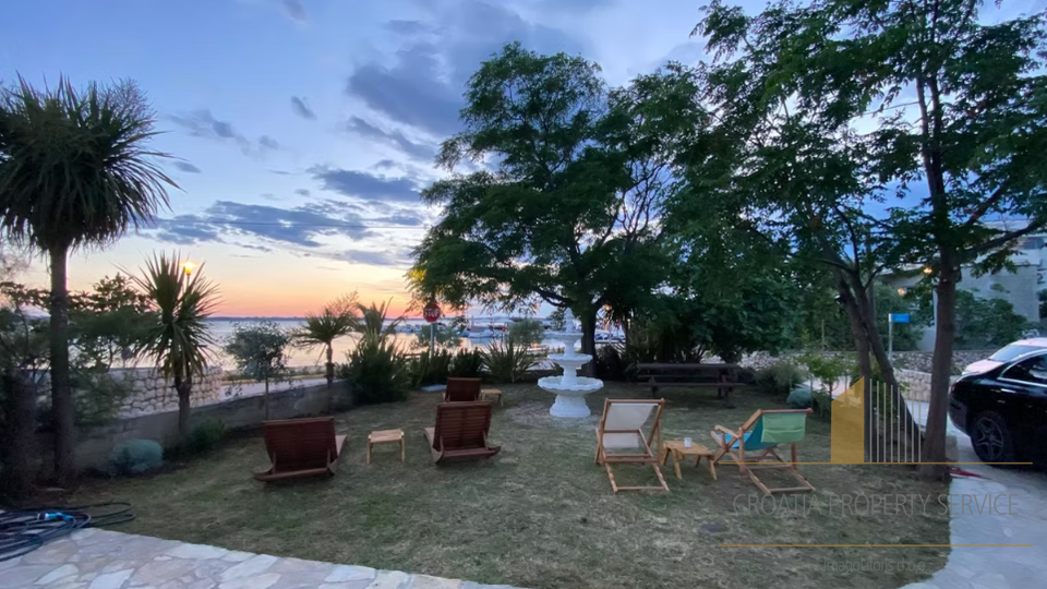 Wunderschönes Einfamilienhaus in erster Meereslinie in der Umgebung von Zadar!