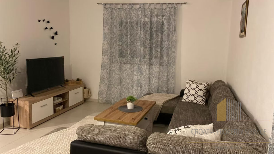 Wunderschönes Einfamilienhaus in erster Meereslinie in der Umgebung von Zadar!